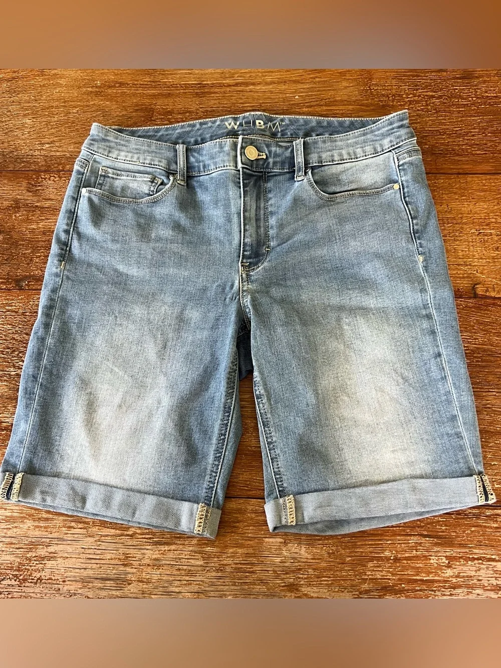 White House Black Market WHBM Denim Bermuda Shorts Size 8 Short Stretch